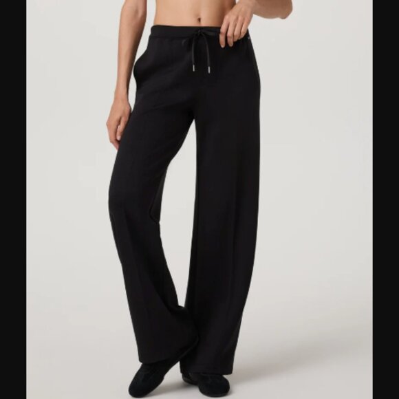 Vuori Women’s Compose Wideleg Pant Shade Black Size SP Retail Price $138.00 - Picture 6 of 14